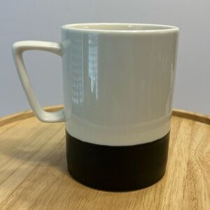 2013 Starbucks Mug 16 fl oz White/Black Classic Sleek Design